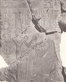 Hatshepsut offering to Amun