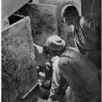 Carter-Tomb-tutankhamun