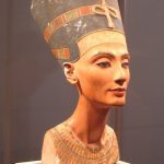 Nefertitibust1