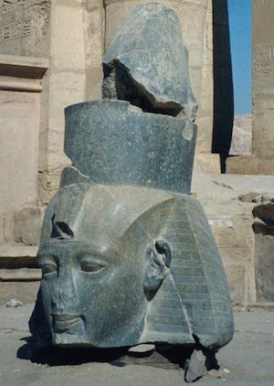 Ramesseum, Younger Memmnon (copyright Hajor)