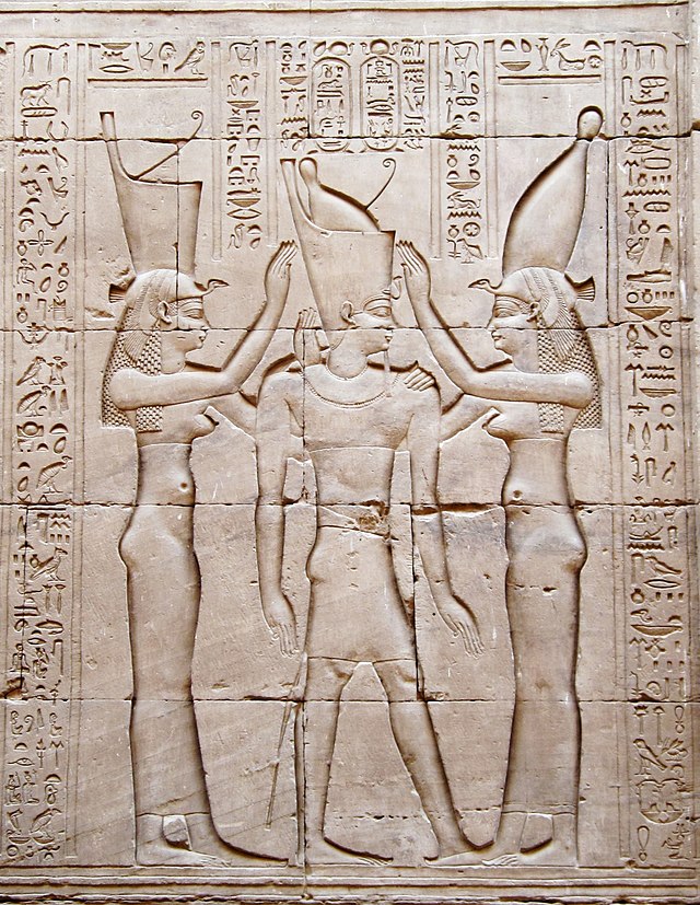 Ptolemy VIII, Edfu Tapınağı ile Nekhbet ve Wadjet