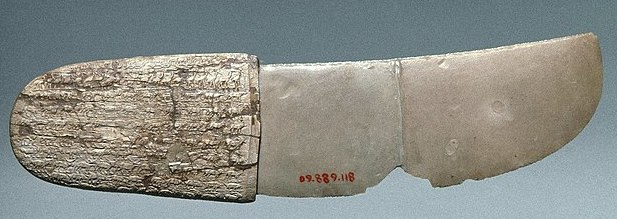 Naqada III knife, Brooklyn Museum, CC BY-SA 3.0, via Wikimedia Commons